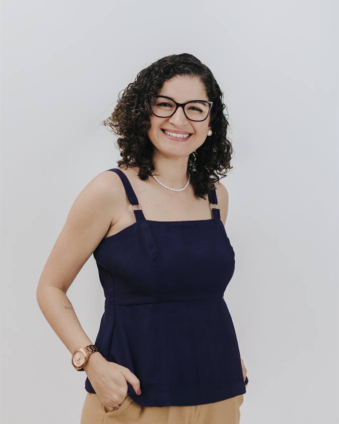 Dra. Thábata Lessa