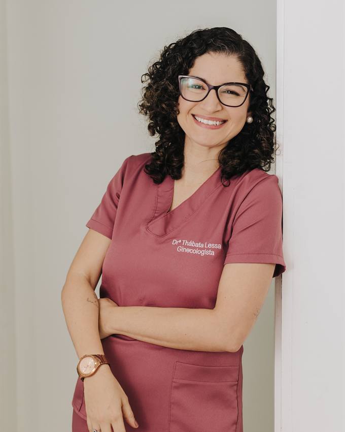 Dra. Thábata Lessa, ginecologista, em Ilhéus